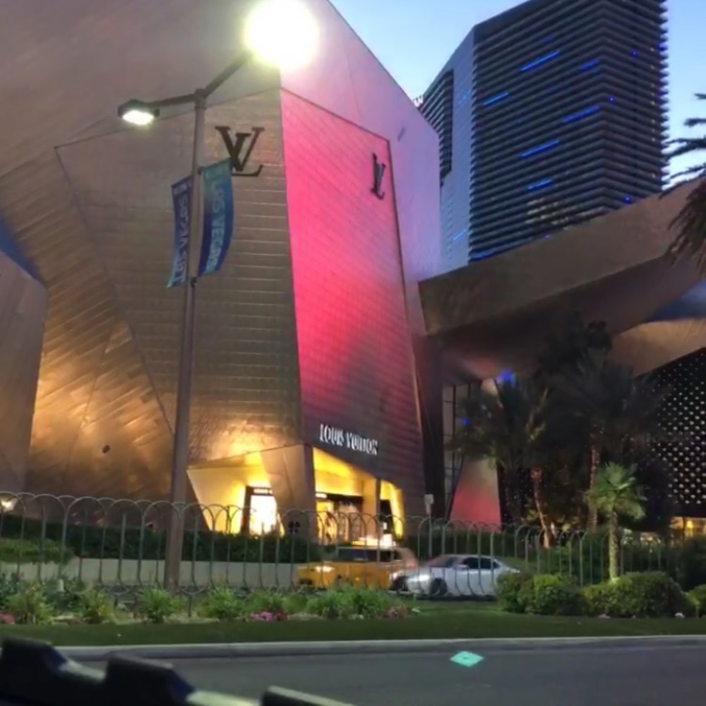 Meet your Posher, Mia